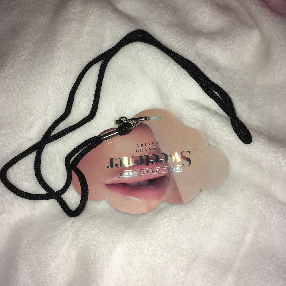 Ariana Grande Sweetener Pass